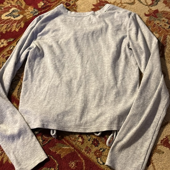 Arizona grey ribbed shirt with pulls at bottom to make shorter size xl - Picture 2 of 3